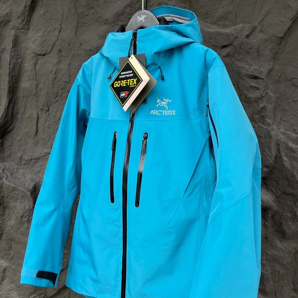 NWT Arc'teryx Alpha SV 7 Jacket Blue Waterproof Outdoor Coat with Inner Layer
